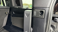 Land Rover Defender 3.0 D200 SE 110 5dr Auto Diesel Estate